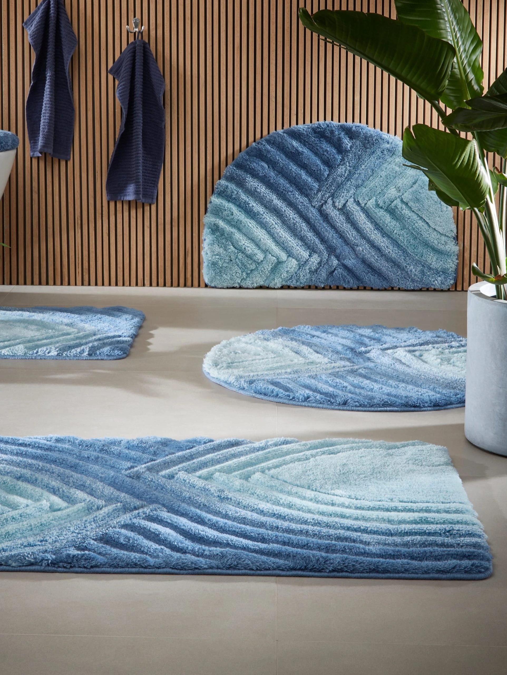 Webschatz Duschvorlage Halbrund 'Stella' In Blau 1 Webschatz Duschvorlage Halbrund 'Stella' In Blau