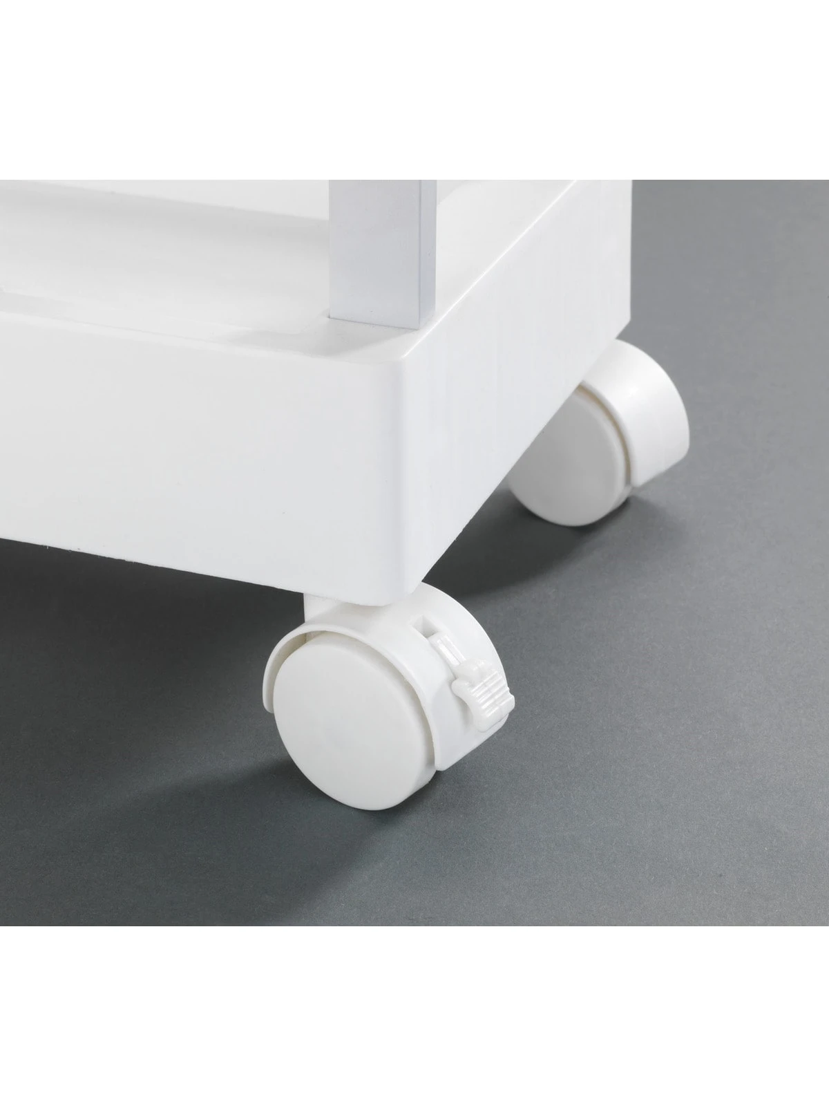 Wenko Haushalts- Und Badwagen Mino In Weiß 18 Wenko Haushalts- Und Badwagen Mino In Weiß – Bild 18