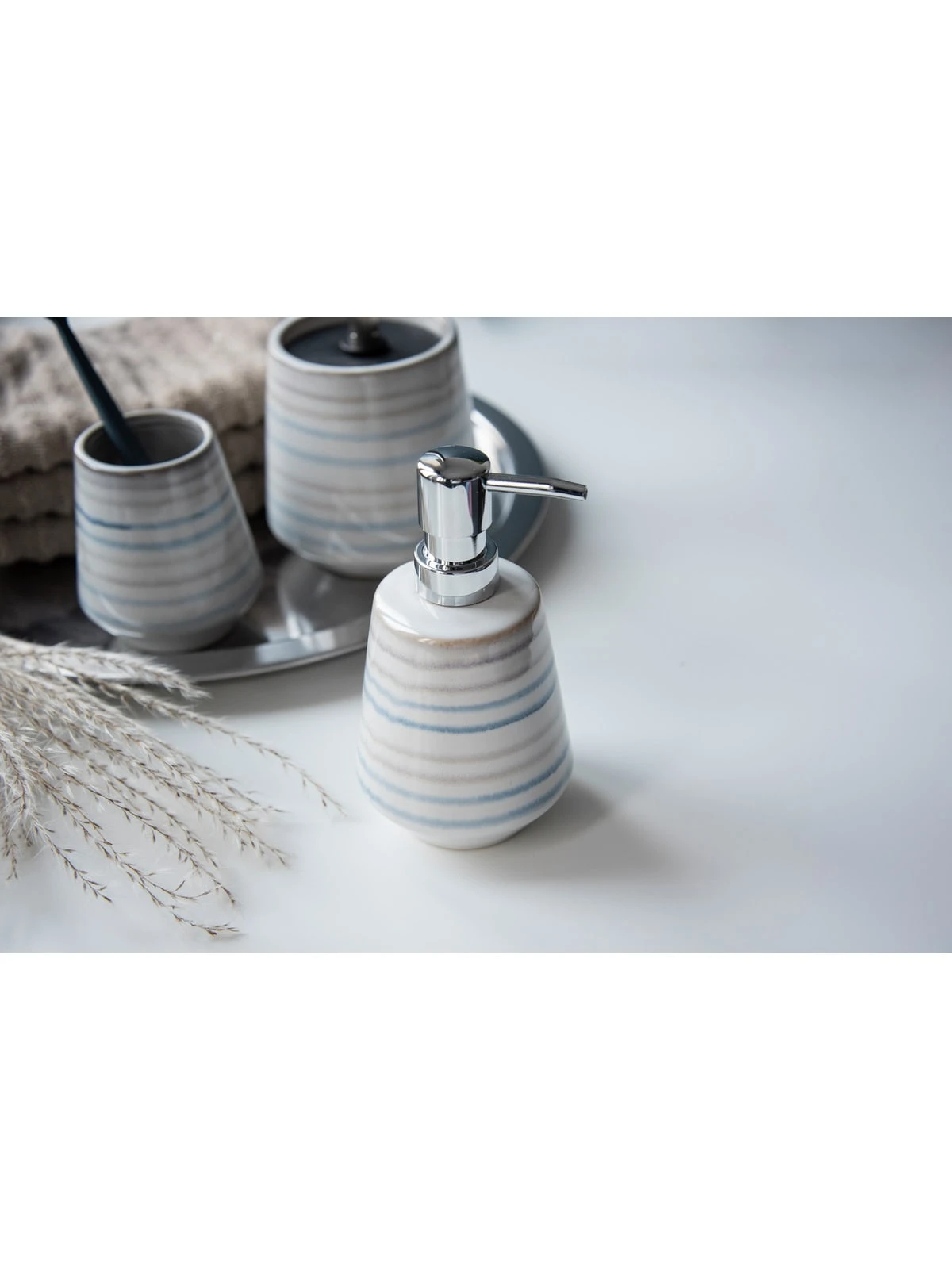 Wenko WC-Garnitur Navalon Keramik In Mehrfarbig 8 Wenko WC-Garnitur Navalon Keramik In Mehrfarbig – Bild 8